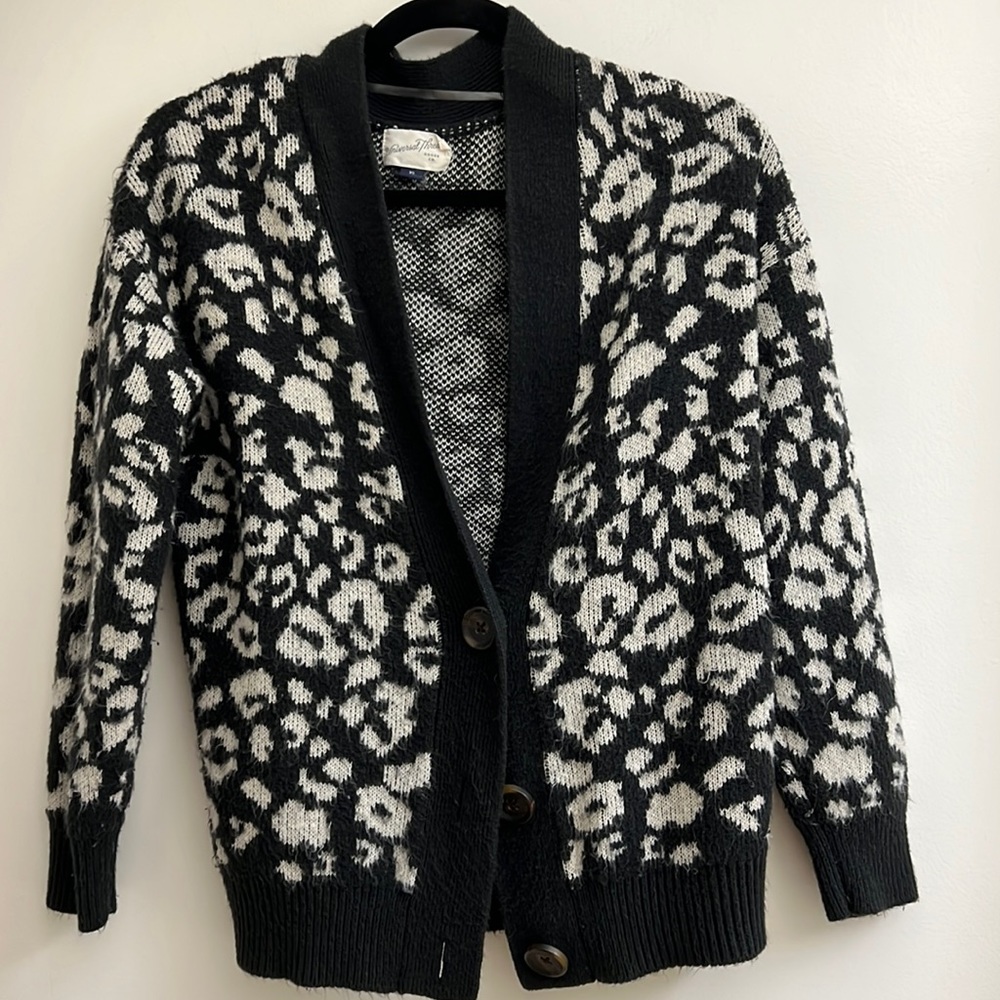 Women’s Universal Thread Target Cheetah Print Sweater